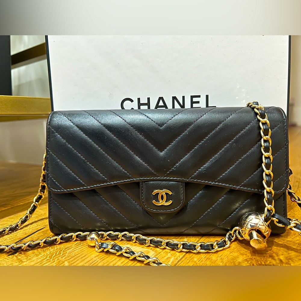 Chanel Pink/black colorblock wallet on chain (custom)